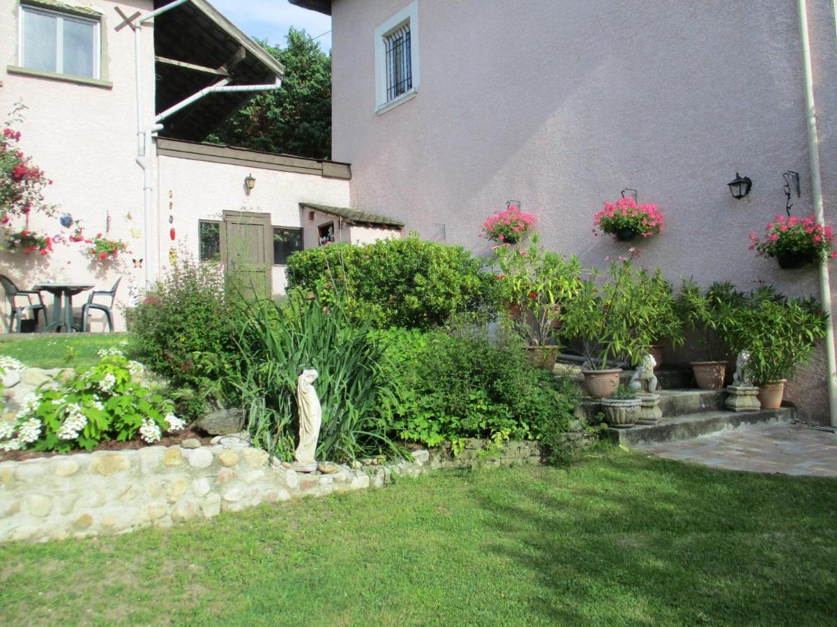 Alain Et Flo Bed & Breakfast Charancieu Bagian luar foto