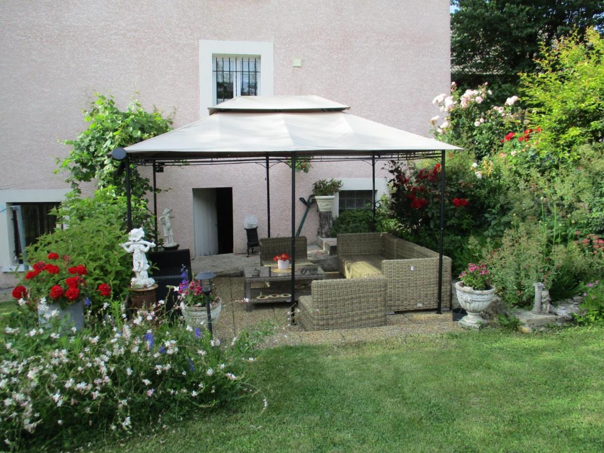 Alain Et Flo Bed & Breakfast Charancieu Bagian luar foto